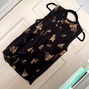 Flowered sleeveless blouse